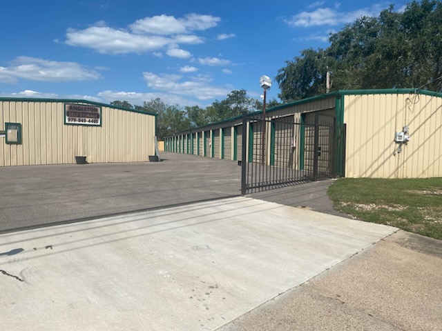 Angleton Self Storage Image 1